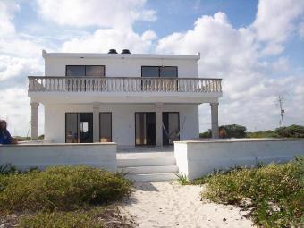 BEACHFRONT HOUSE IN SAN BENITO! San Benito